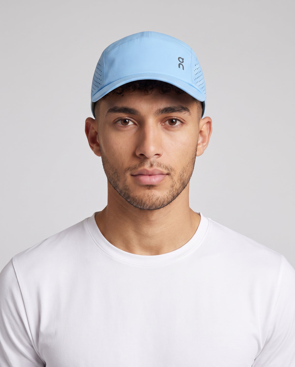 Mens On Running Gourami Lightweight Cap — on model