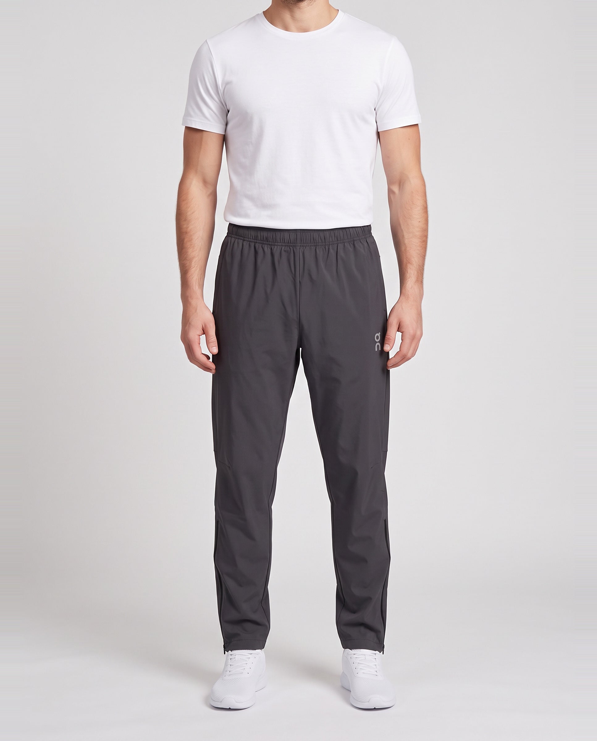 Men's On Running Core Pants Eclipse — on model