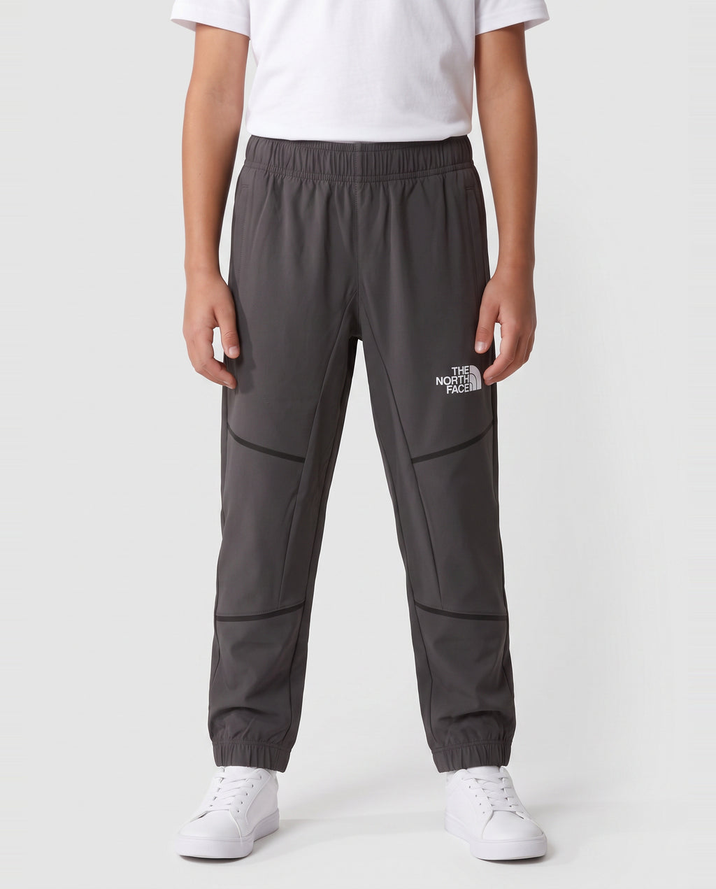 Kids The North Face Teen MA  Anthracite Grey Woven Pant — on model