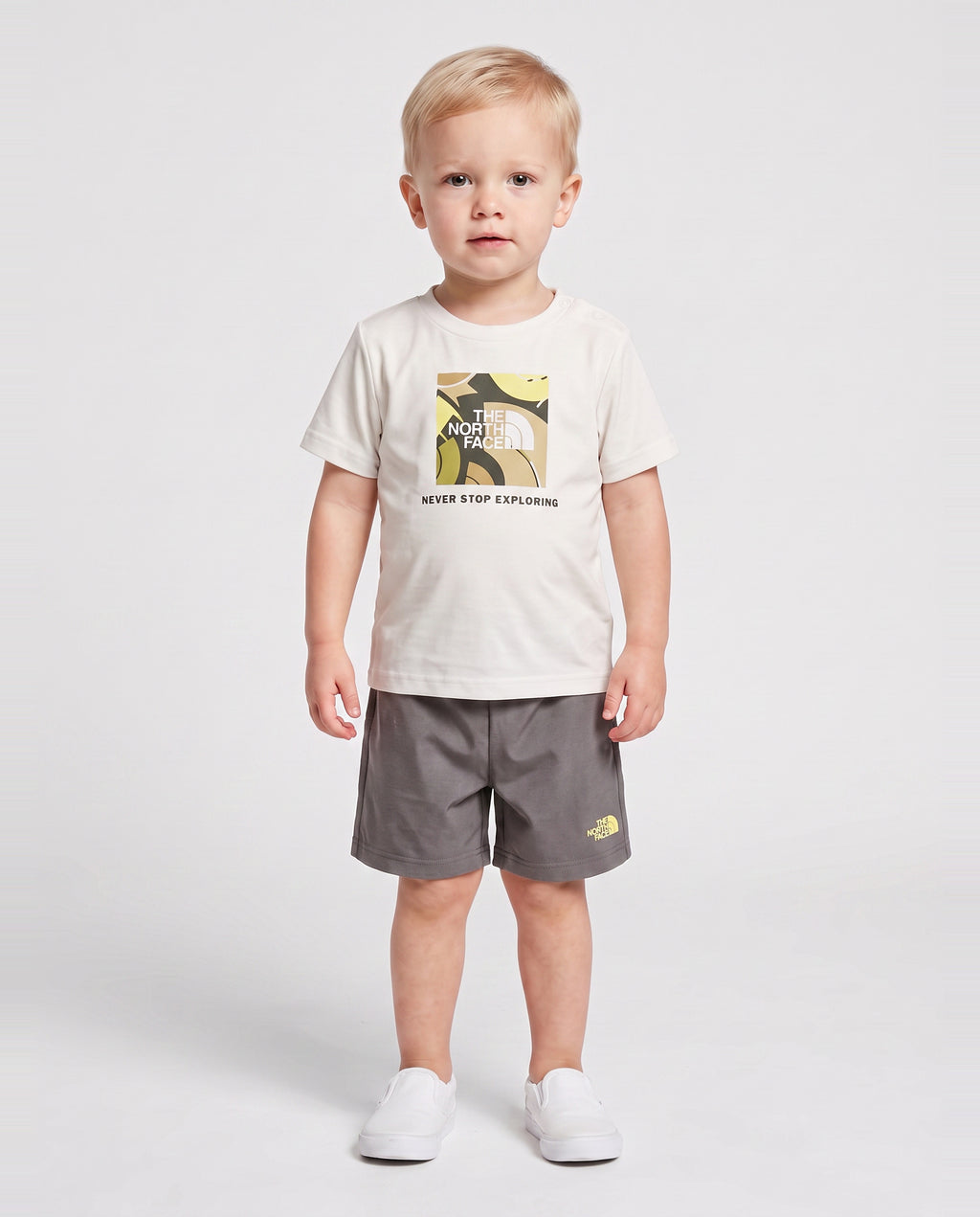 Kids The North Face Baby Box NSE Play Set TNF White Tracksuit Set — on model