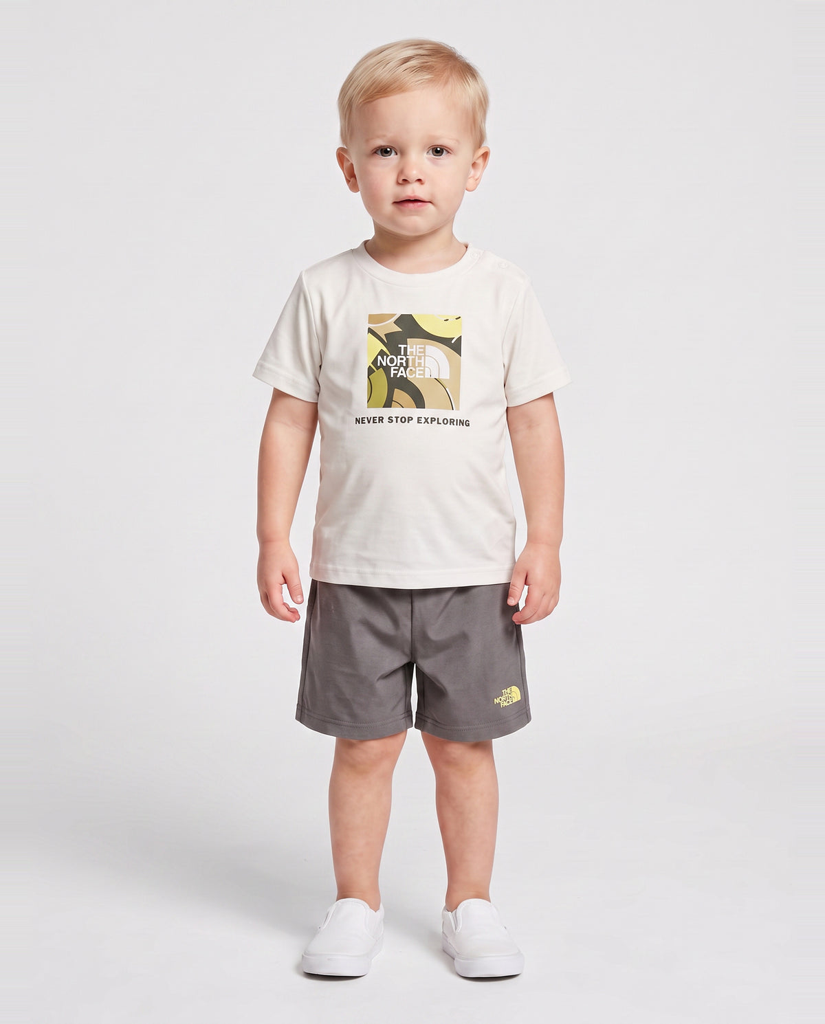 Kids The North Face Baby Box NSE Play Set TNF White Tracksuit Set — on model