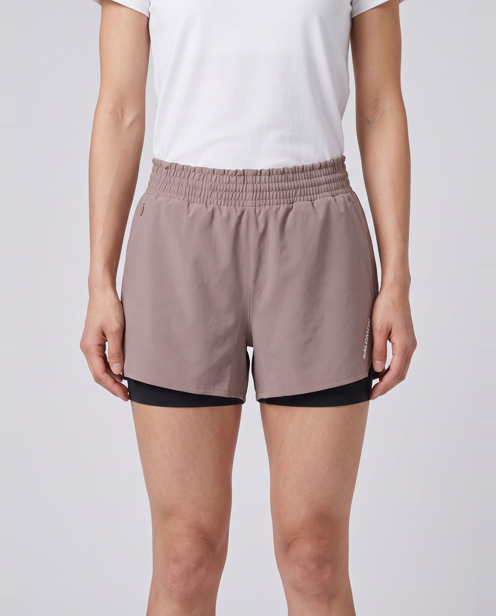 Womens Salomon Shakeout Core 2-in-1 Shorts 4 inch Antler worn by model