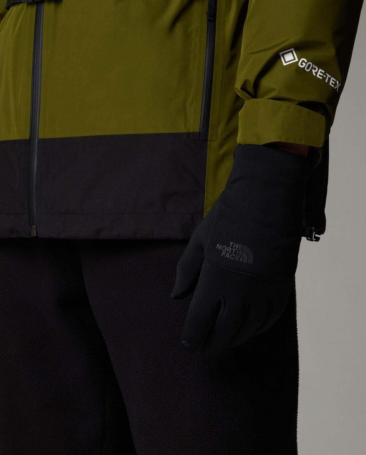 Men's The North Face Black Etip Recycled Gloves — view 2