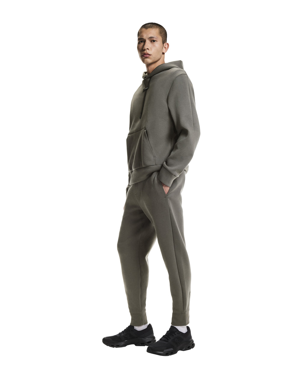 Men's On Running Shadow Focus Tech Sweatpants — view 2