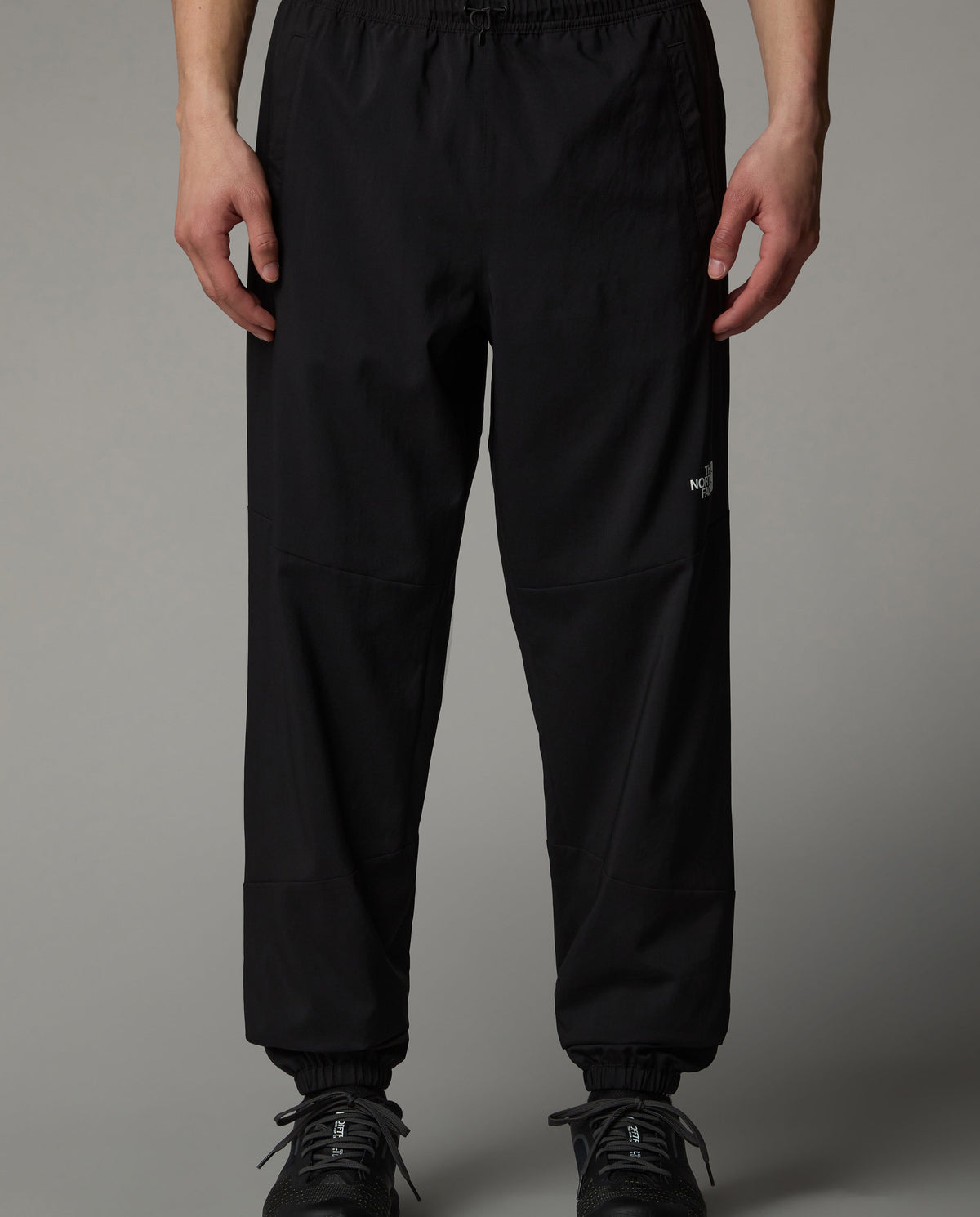 Men's The North Face Black Mountain Athletics Wind Pant — view 3