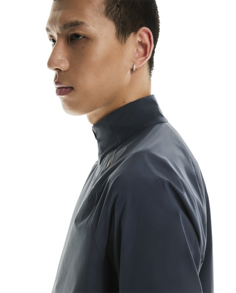 Men's On Running Weather Jacket Insulated in Navy I Eclipse — view 4