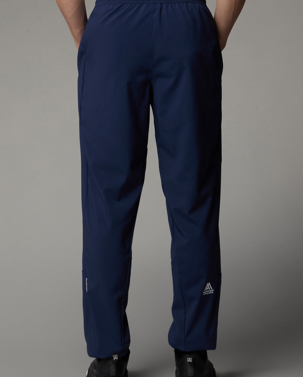 Men's The North Face Blue Mountain Athletics Wind Pant — view 5