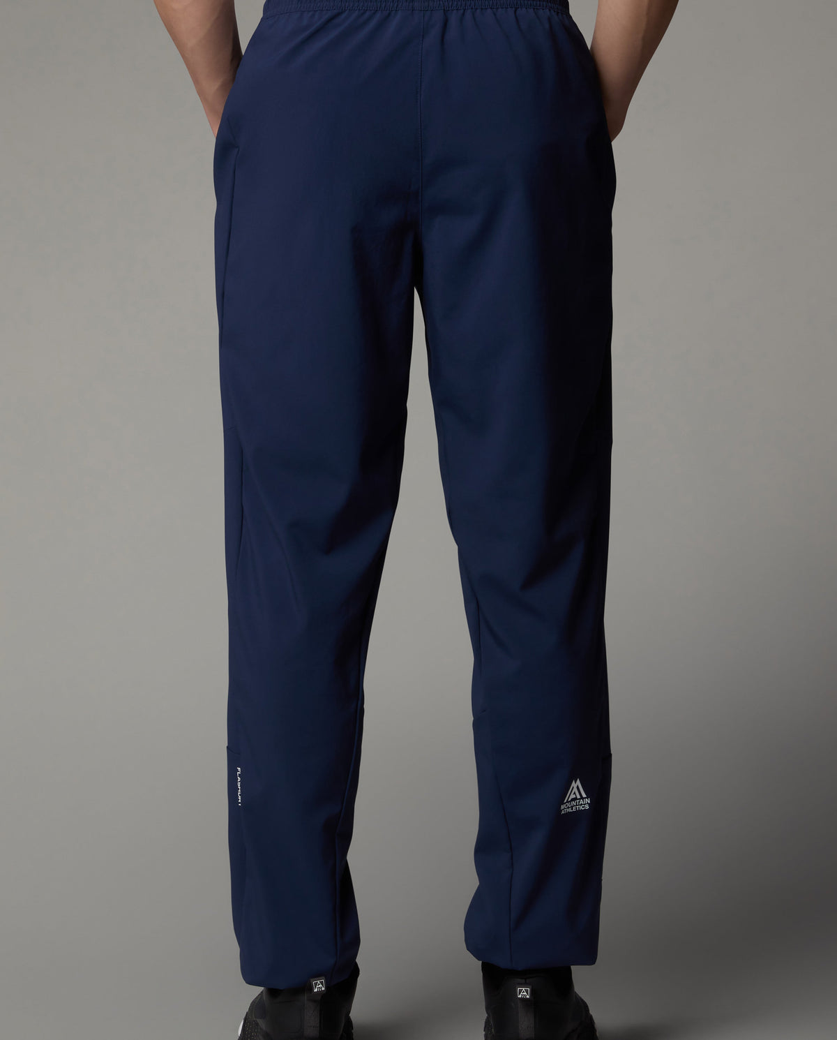 Men's The North Face Blue Mountain Athletics Wind Pant — view 5
