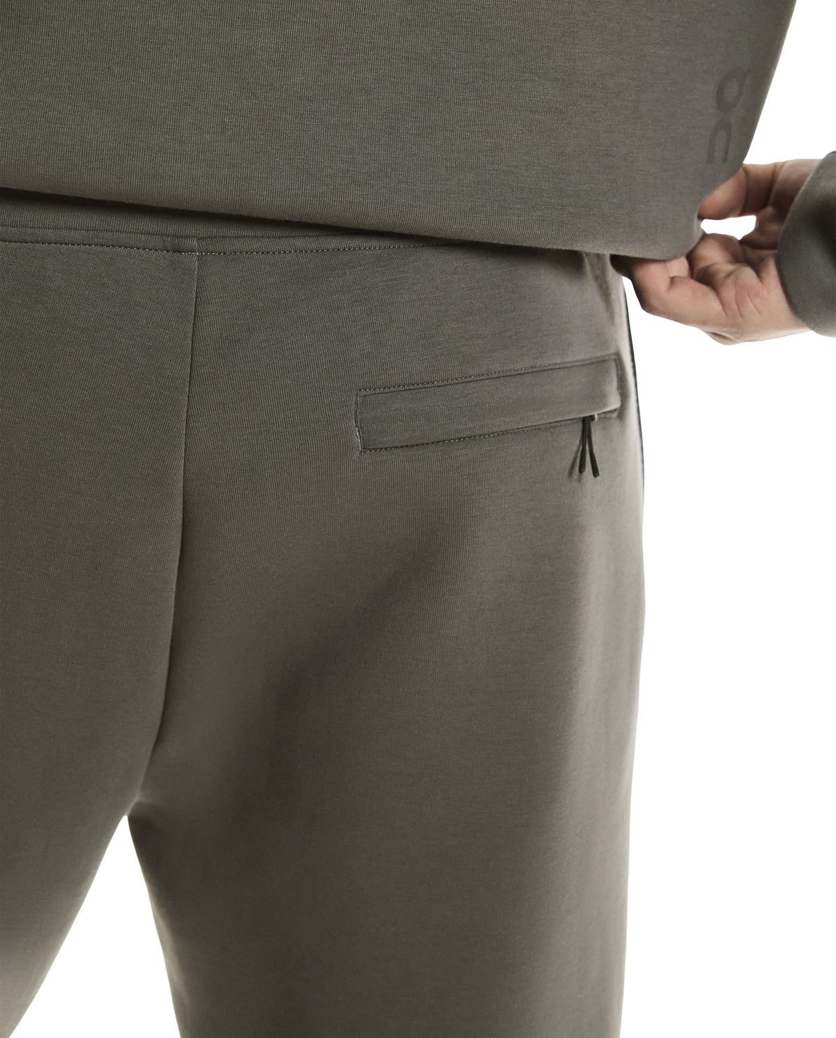 Men's On Running Shadow Focus Tech Sweatpants — view 5