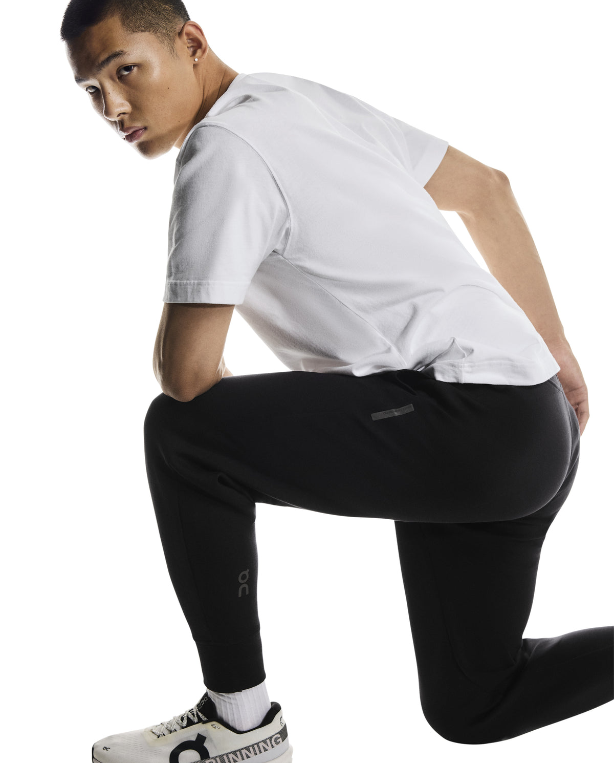 Men's On Running Black Focus Tech Sweatpants — view 6