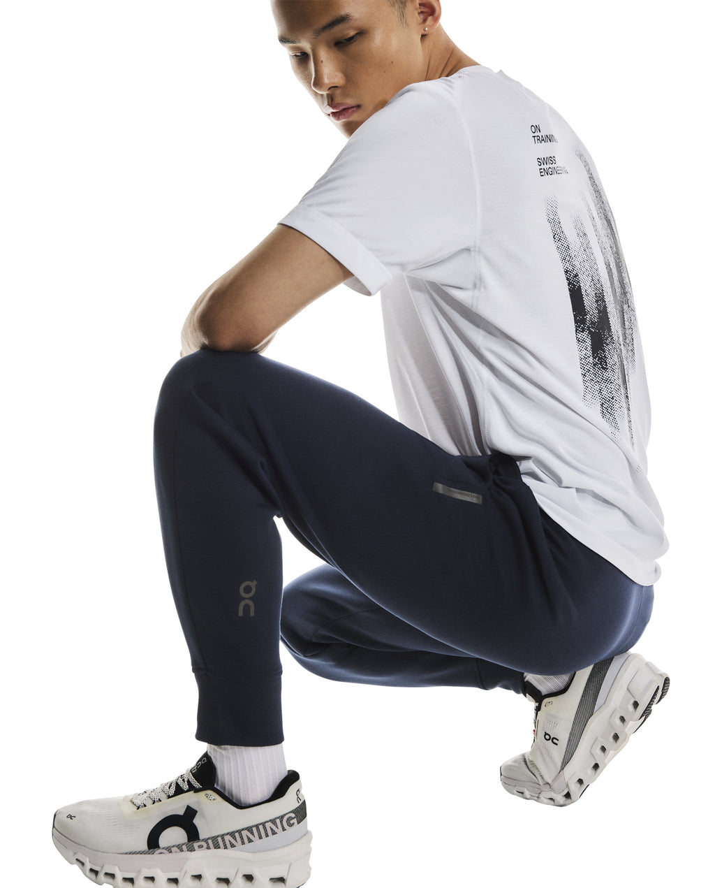 Men's On Running Navy Focus Tech Sweatpants — view 6