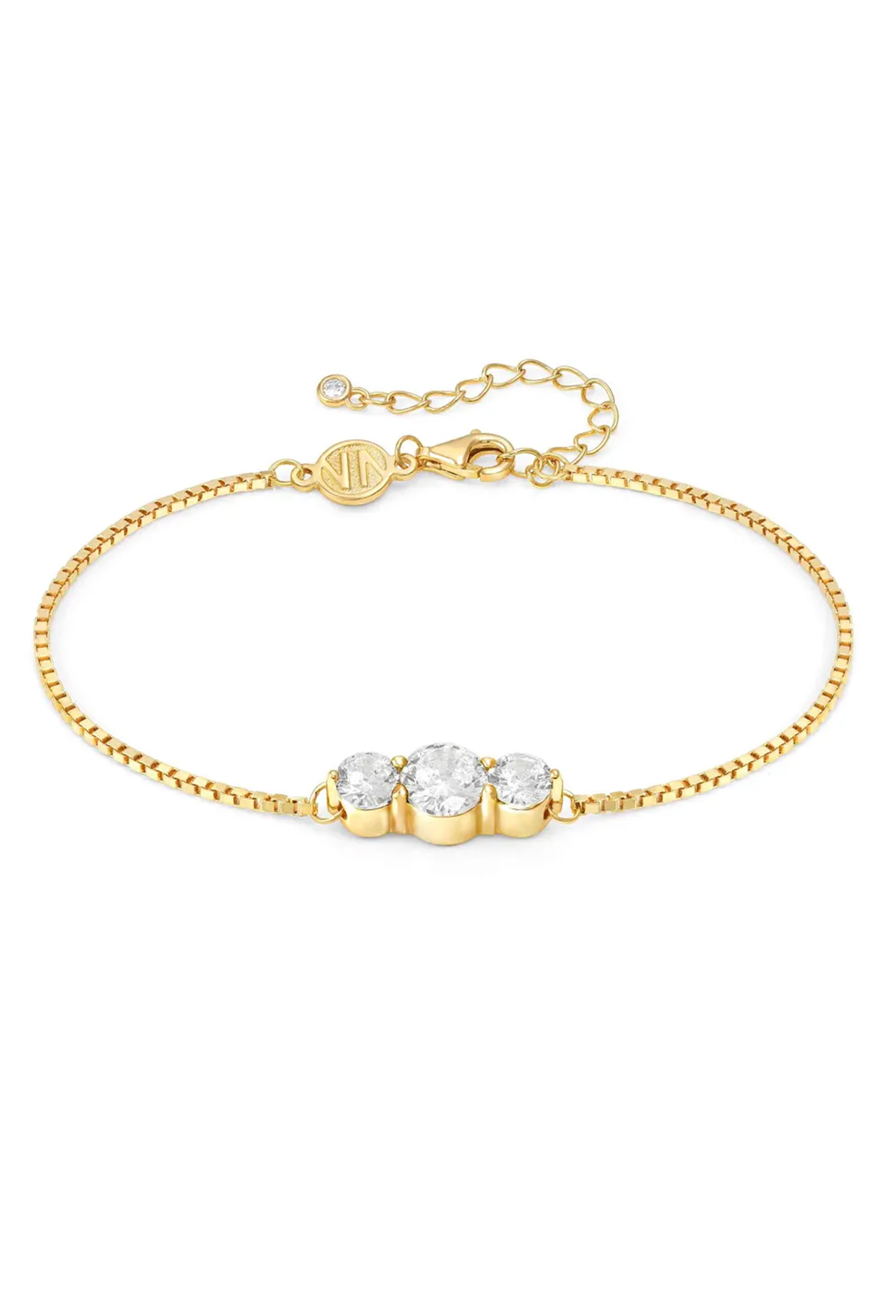 Close-up of the Nomination Colour Wave gold-plated bracelet featuring three sparkling stones, highlighting its elegant