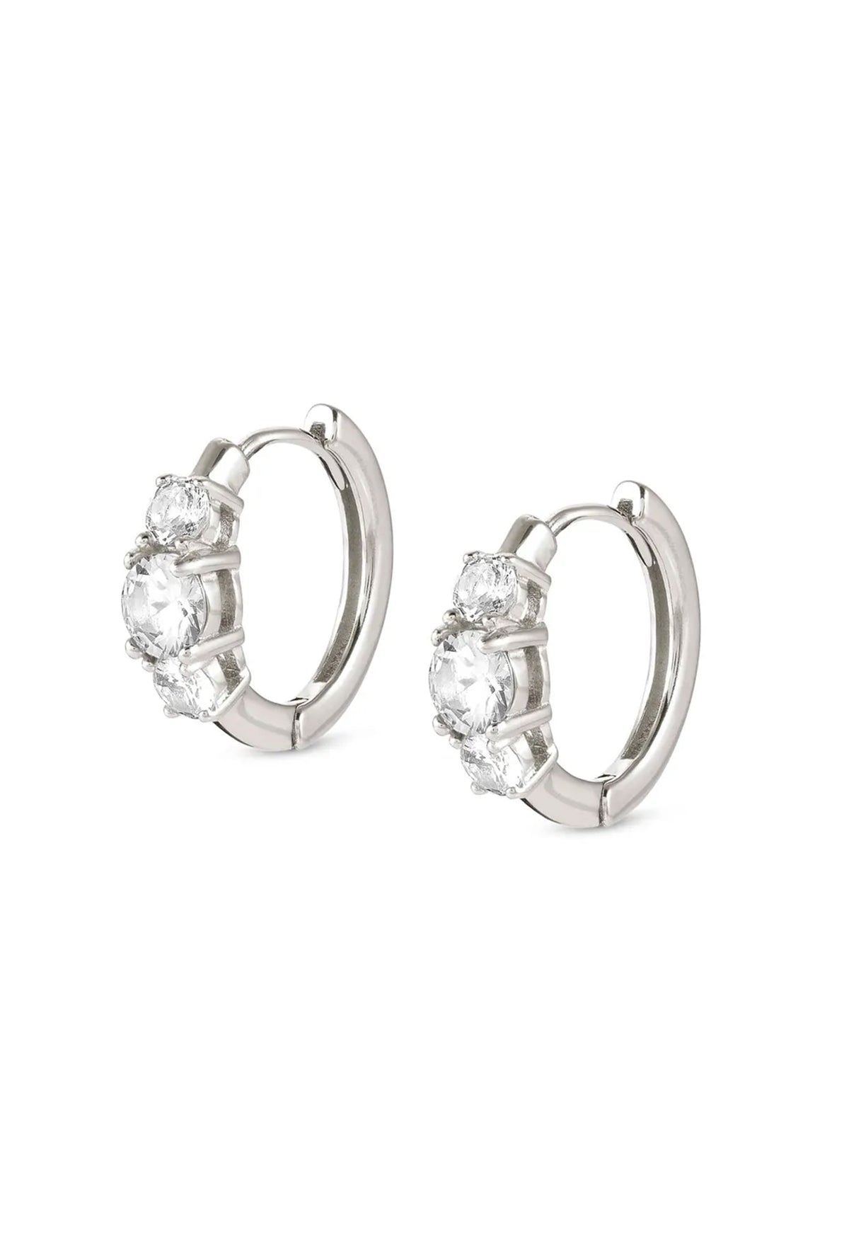 Silver hoop earrings with three cubic zirconia stones, showcasing Nomination's Wave design details. Elegant jewelry.