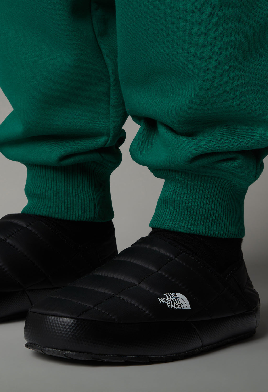 Boy's The North Face Black Youth ThermoBall™ Traction Mule II — view 6