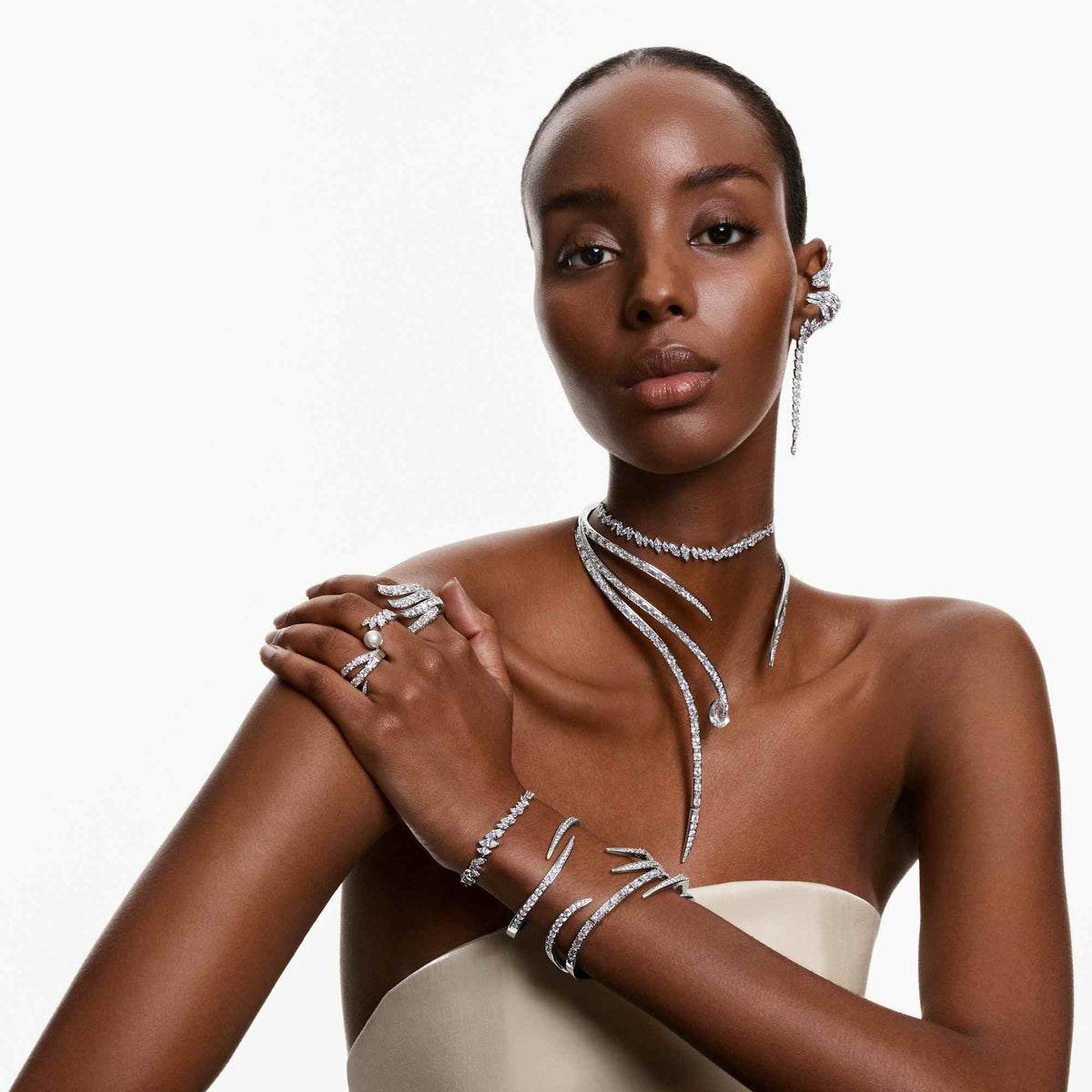 Swarovski Mesmera Marquise Cut Drop Earrings 5748006 — view 4