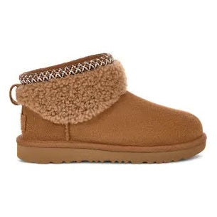Girls UGG Junior Classic Ultra Mini Maxi Curly Boot in Chestnut