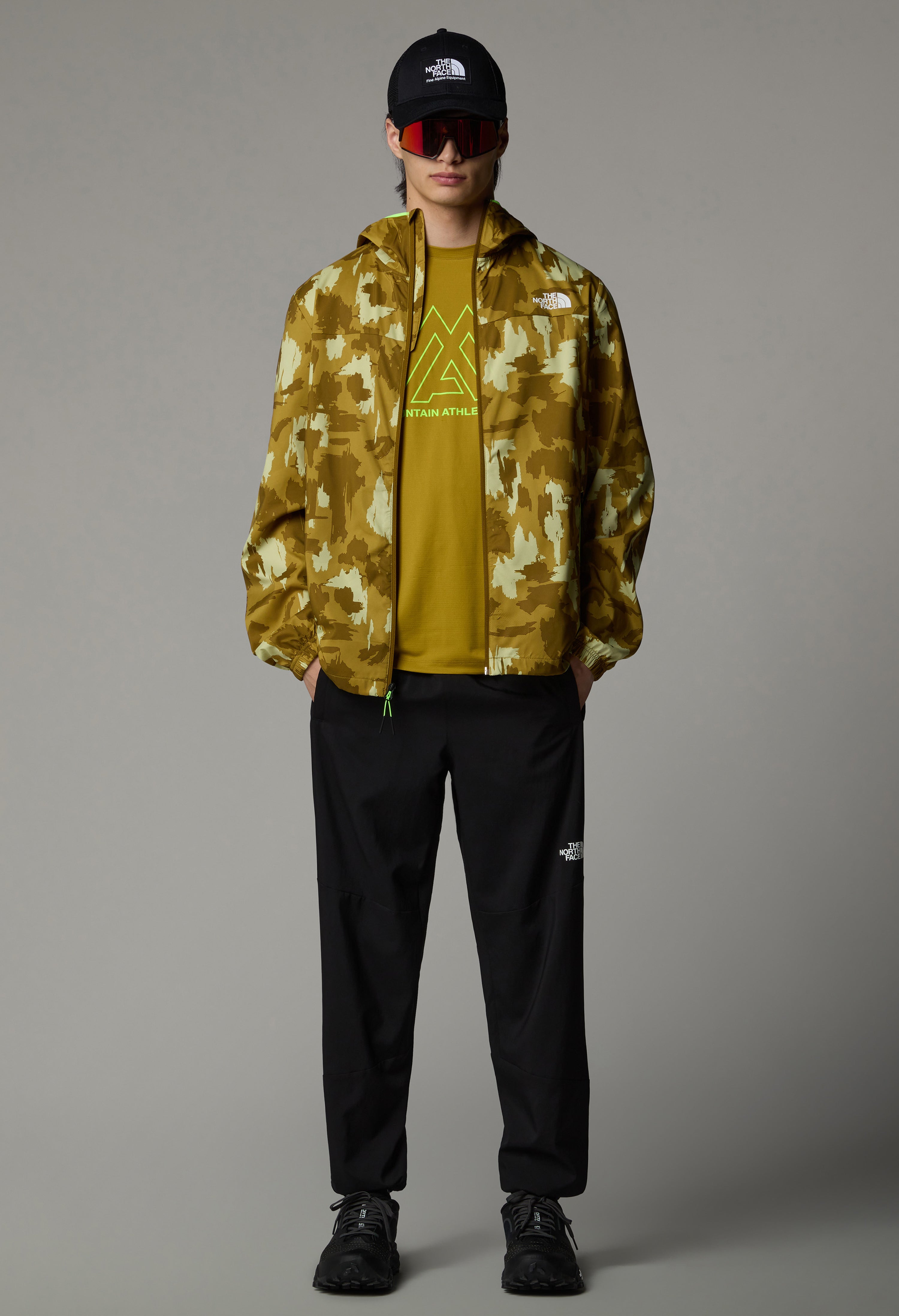 Men's The North Face Black Mountain Athletics Wind Pant — view 4