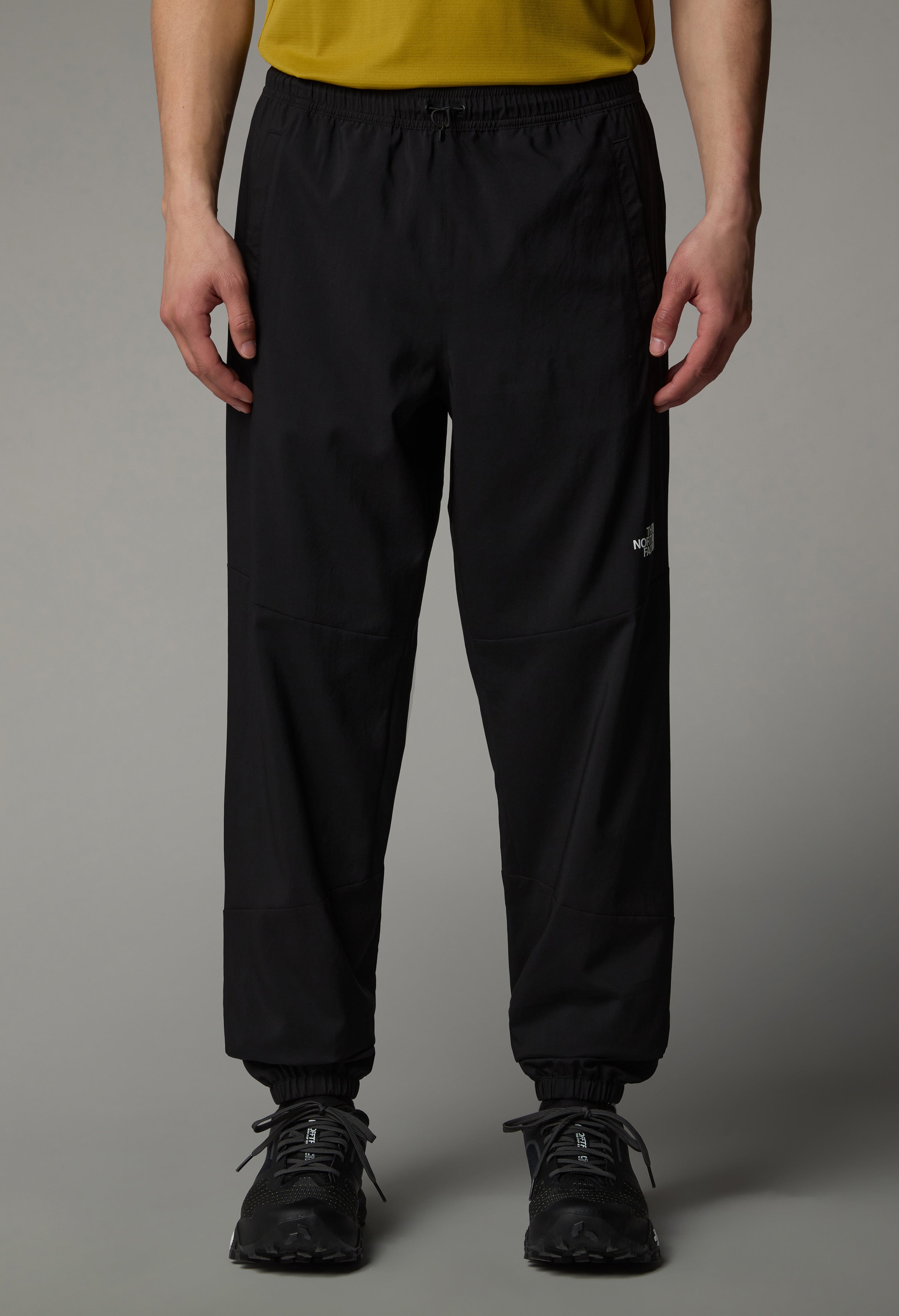 Men's The North Face Black Mountain Athletics Wind Pant — view 3