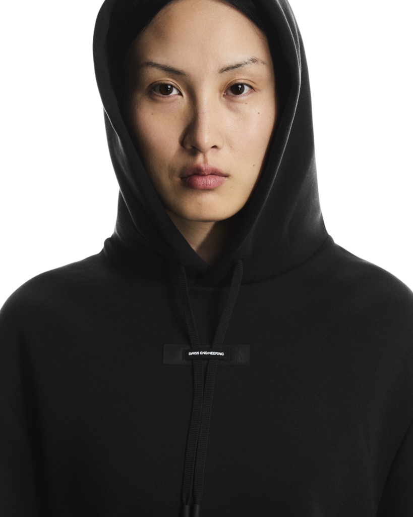 Women's On Running Focus Tech Hoodie Black — view 4
