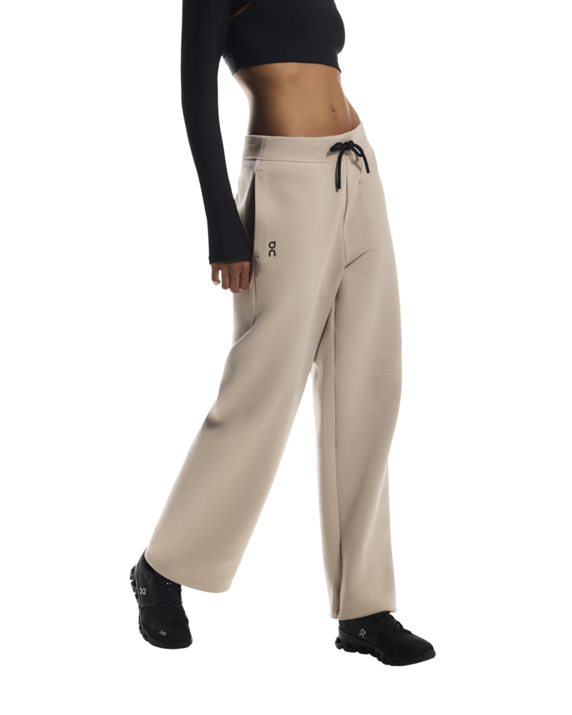Women's On Running Focus Tech Sweatpants Desert — view 4