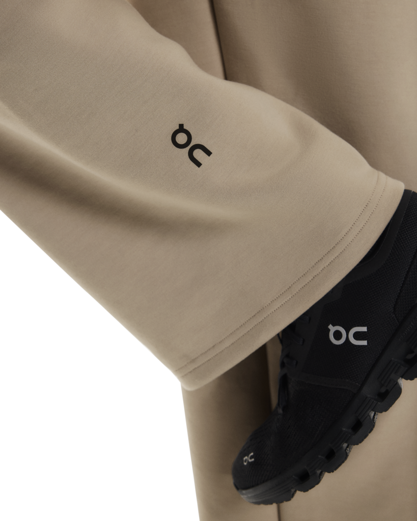Women's On Running Focus Tech Desert Hoodie & Sweatpants Set