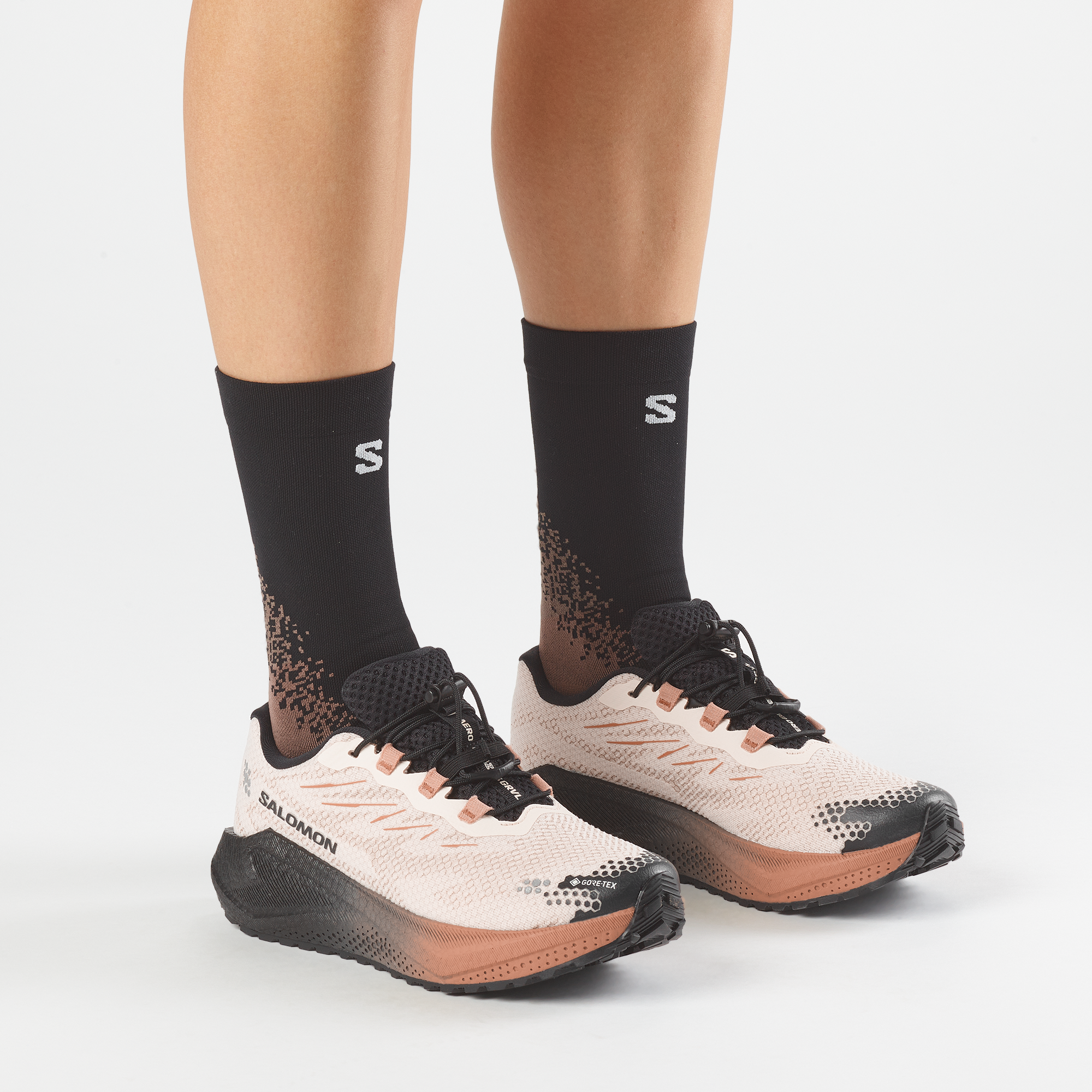 Womens Salomon Aero Blaze 4 Grvl Gtx Vanilla Ice/Black Trainers — view 2
