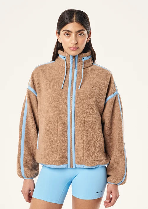 Women's P.E Nation Lennon Sherpa Jacket In Caramel