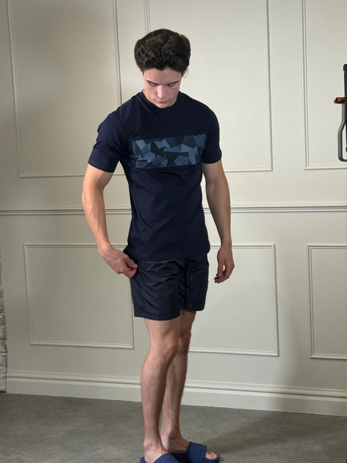 Men's Catini Astratto T-Shirt in White / Navy & Astratto Shorts in Navy Set — view 3