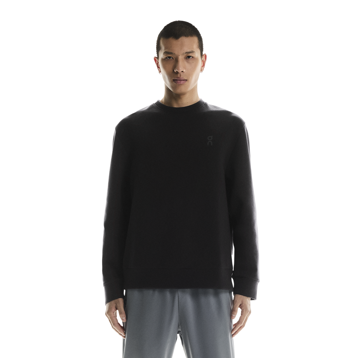Men's On Running Black Focus Tech Crew Sweatshirt  with on chest logoSTYLED with matching grey focus pants