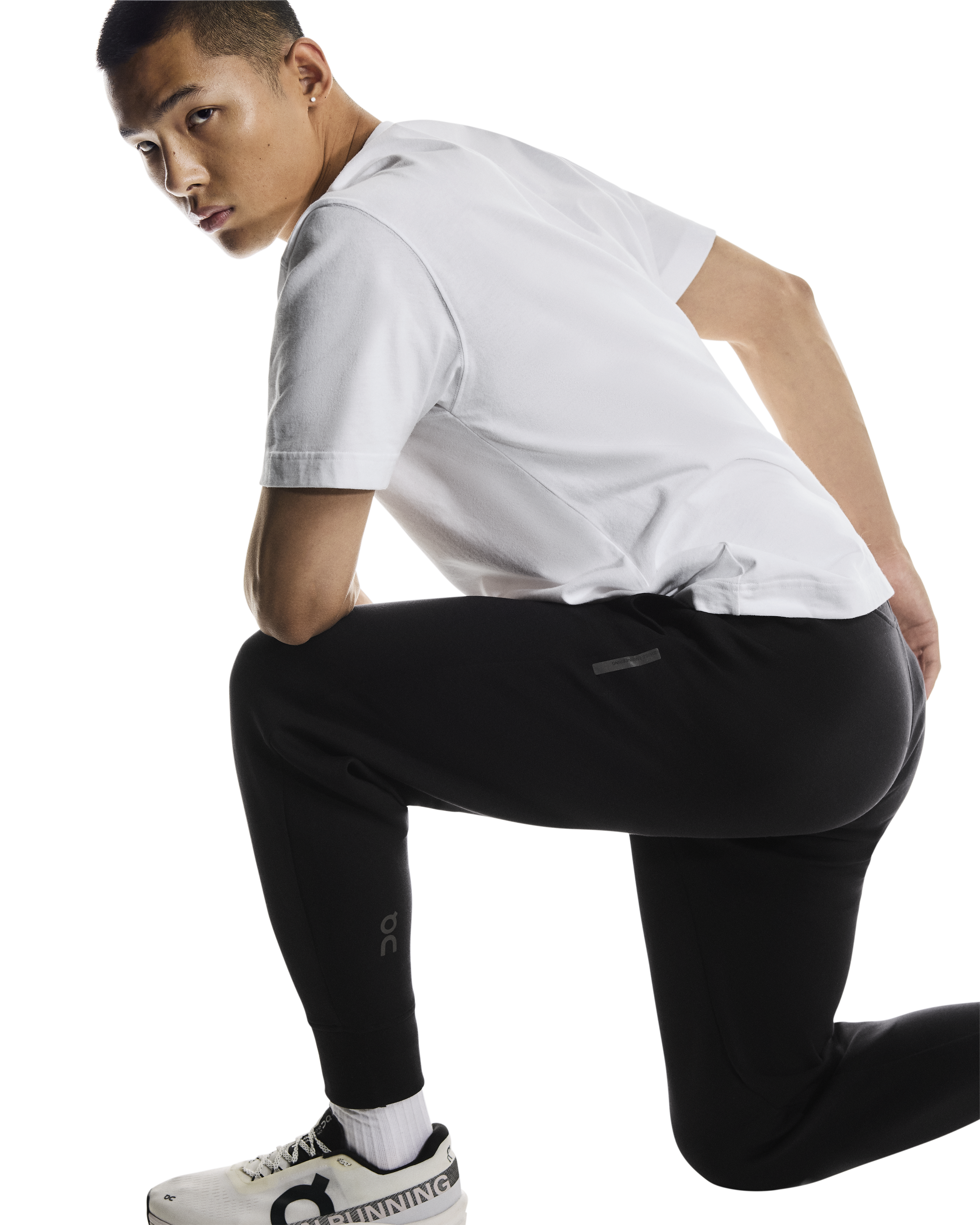 Men's On Running Black Focus Tech Sweatpants — view 6