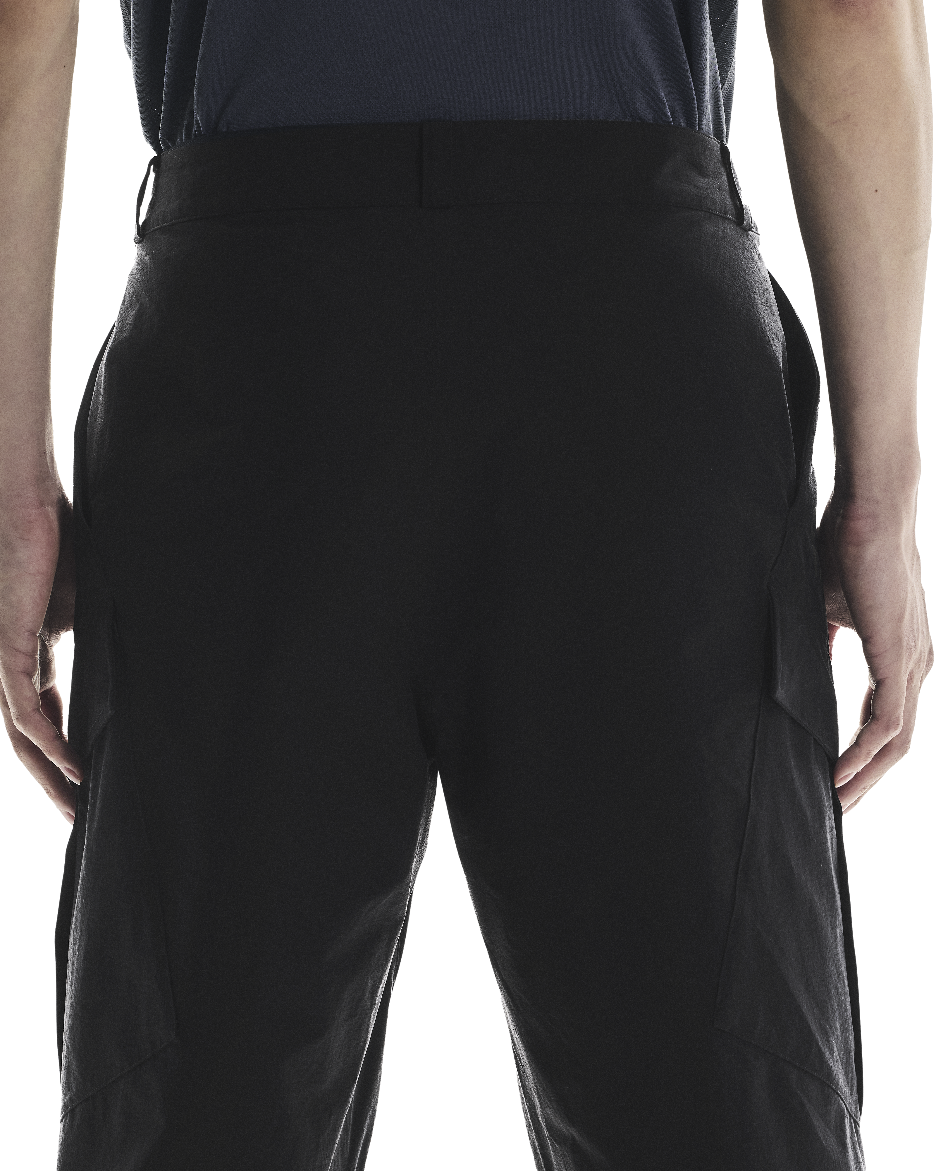 Men's On Running Black Water Resistant Trek Pants — view 4