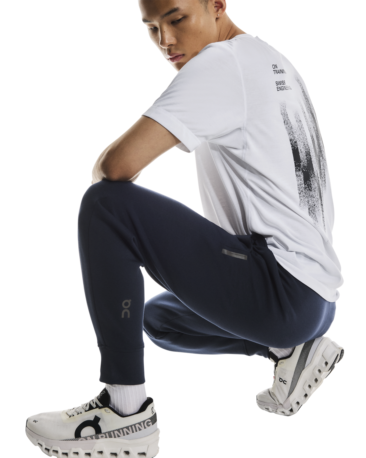 Men's On Running Navy Focus Tech Sweatpants — view 6