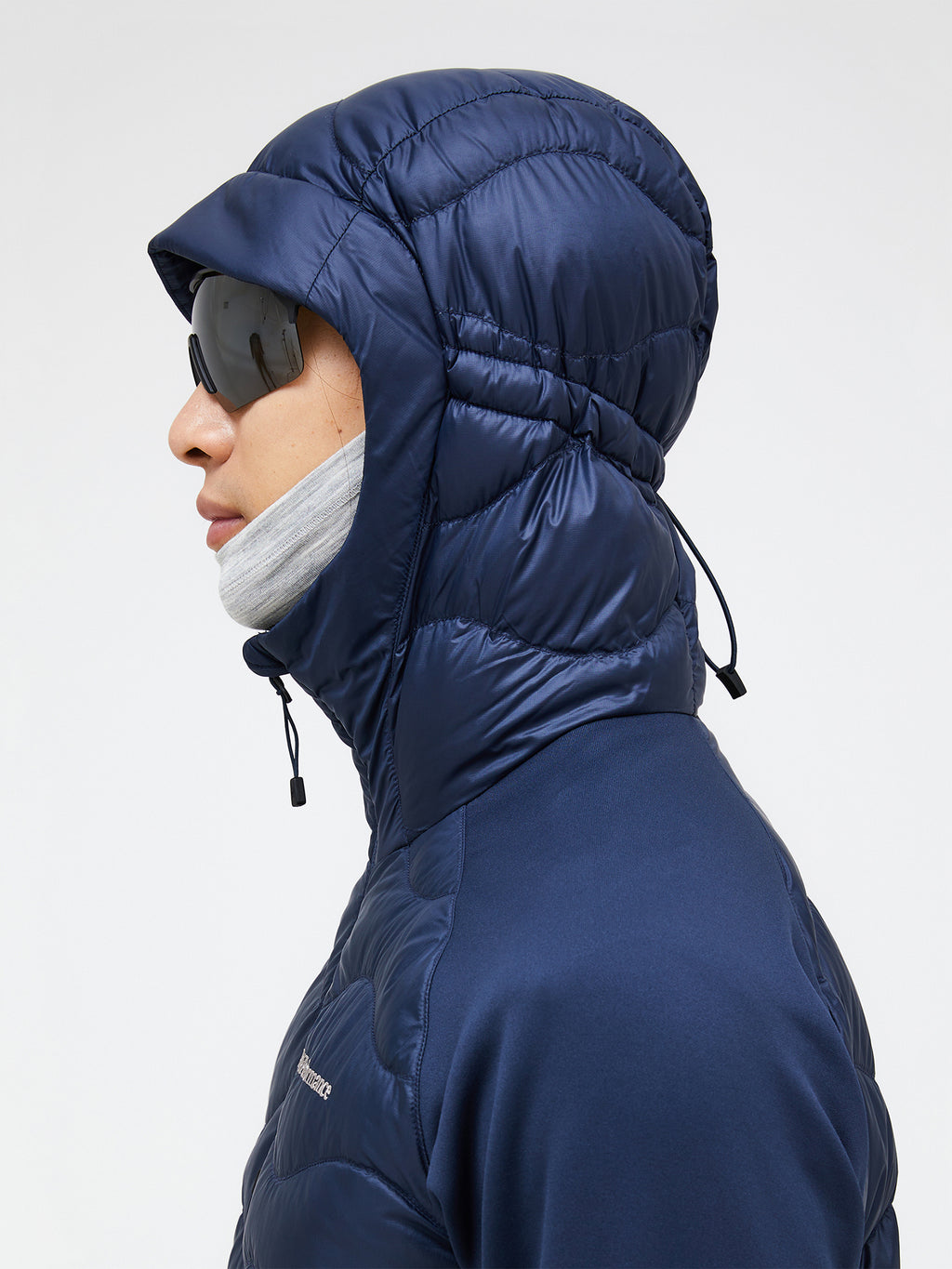Men's Peak Performance Helium Down Hybrid Hood in Blue Shadow — view 5