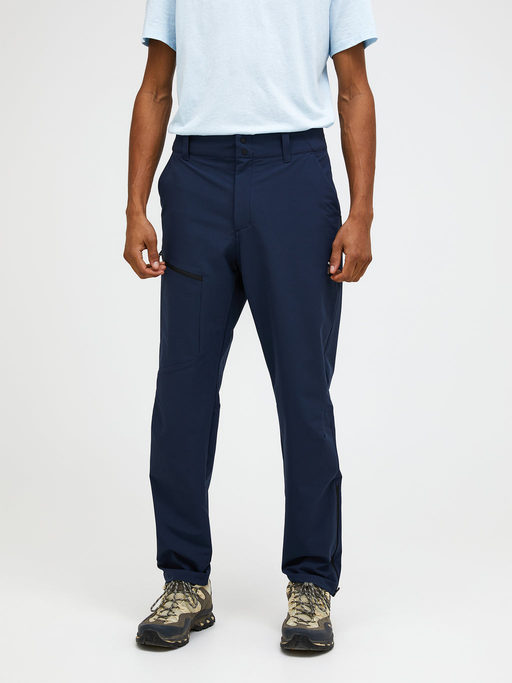 Men's Peak Performance Scale Softshell Pants in Black — view 3