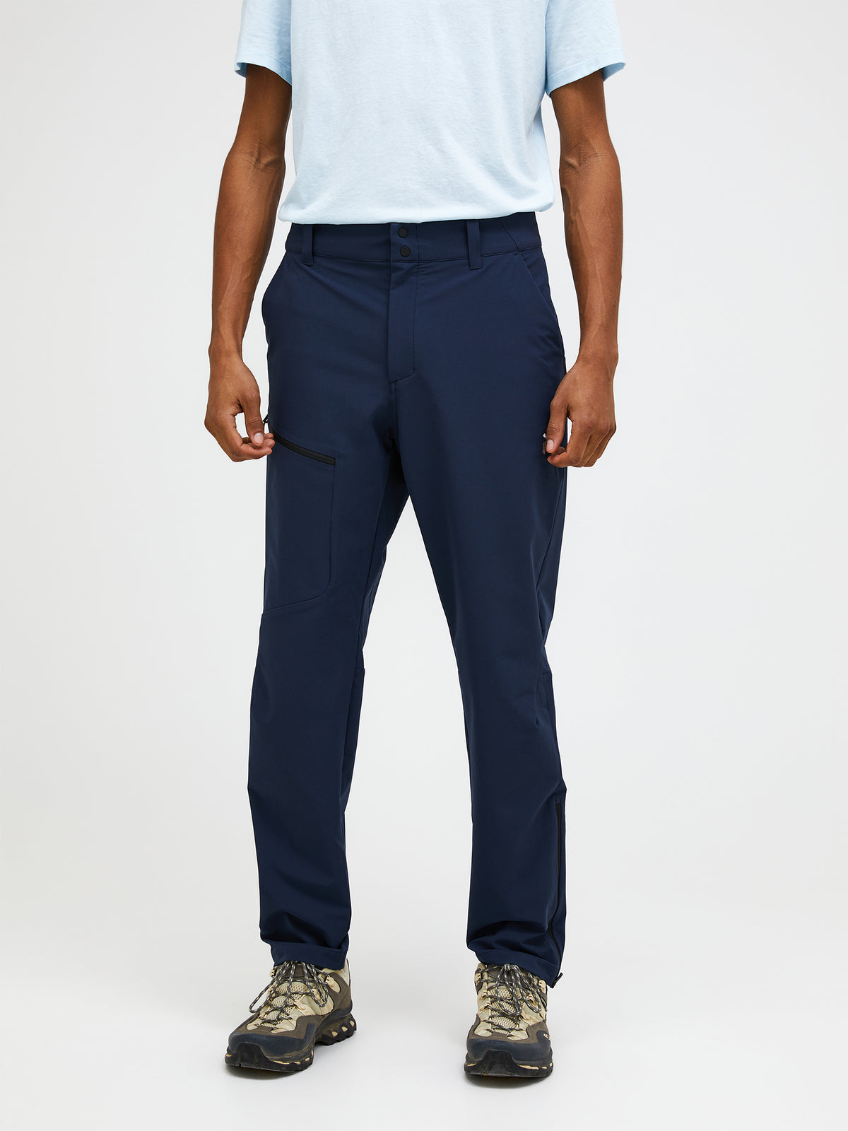 Men's Peak Performance Scale Softshell Pants in Black — view 3