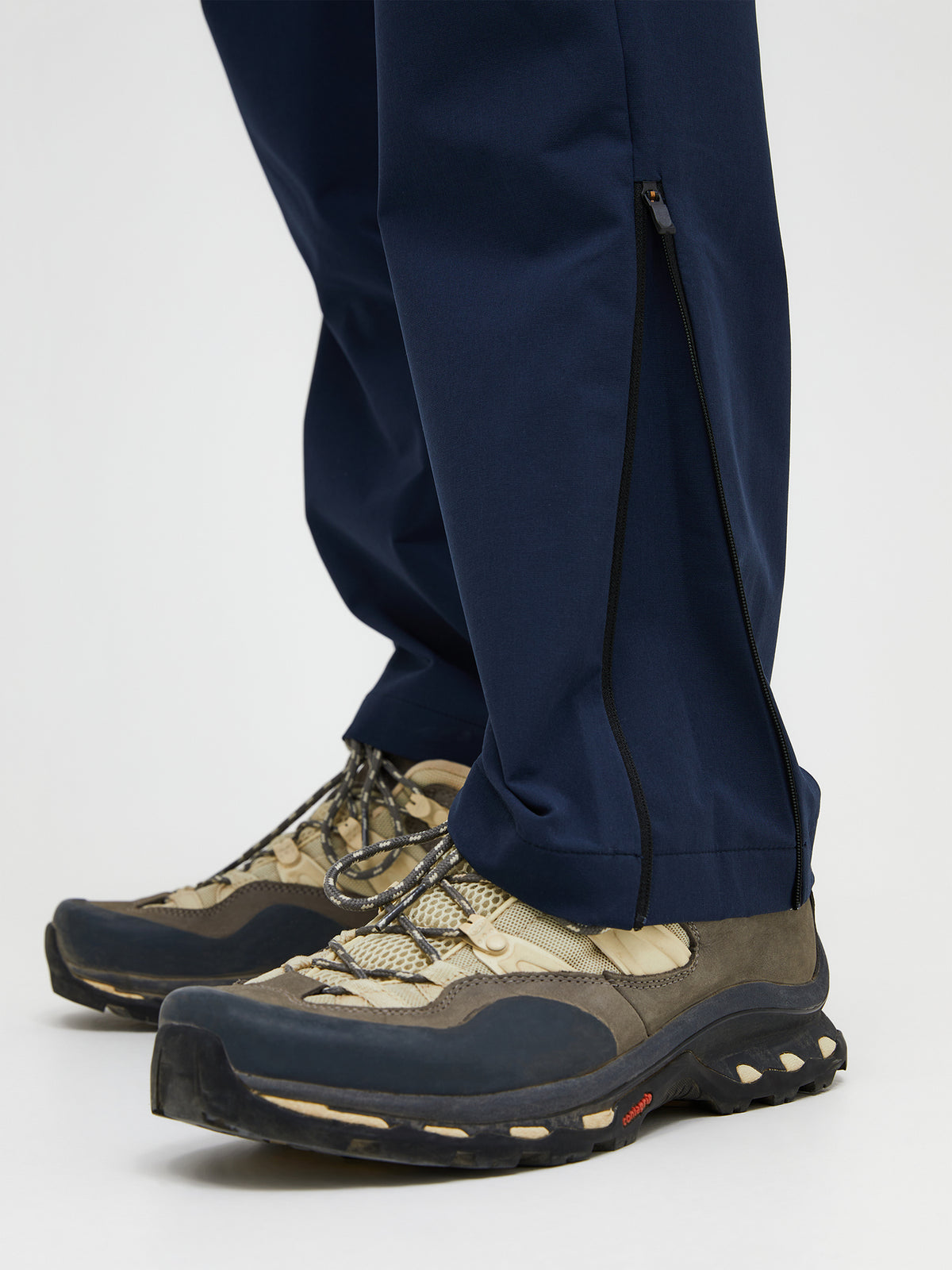 Men's Peak Performance Scale Softshell Pants in Black — view 7