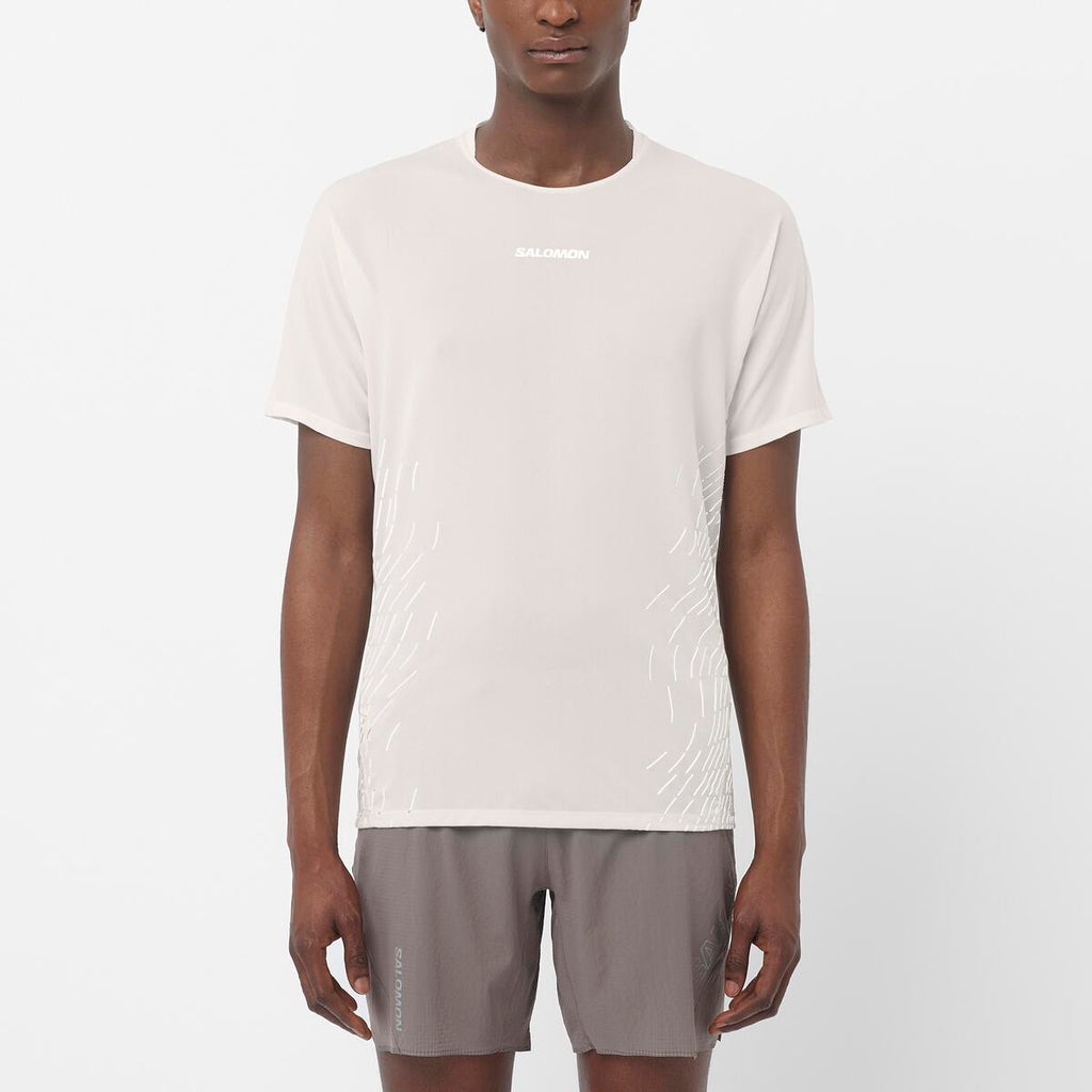 Men's Salomon Whisper White Sense Aero SS GFX T Shirt with tonal chest branding and rubberised graphic side print. styled with matching salomon shorts