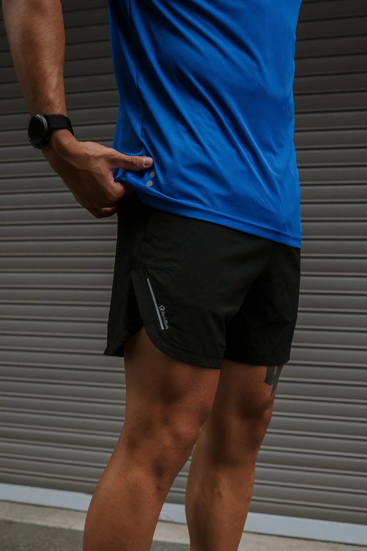 Mens Red Run Cobalt Blue Technical Runner Tee & Black Dynamic Performance Shorts Set — view 2