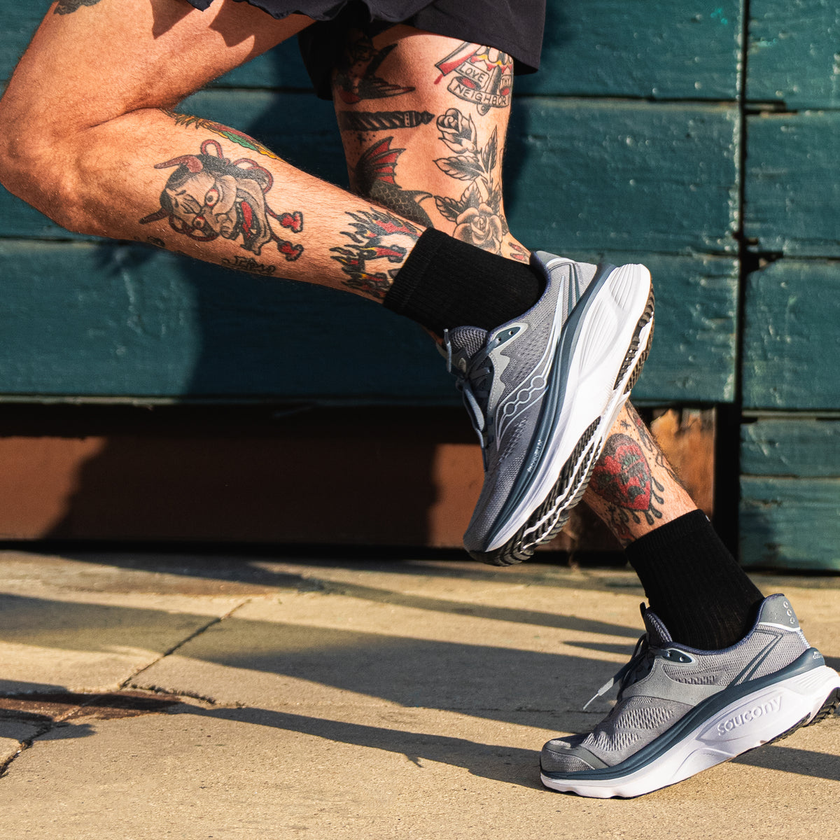 Mens Saucony Hurricane 26 Cinder/Gunmetal Trainers — view 4