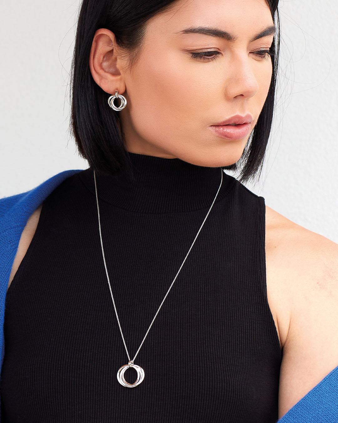 Model wears Bevel Trilogy Grande Link Slider Necklace
