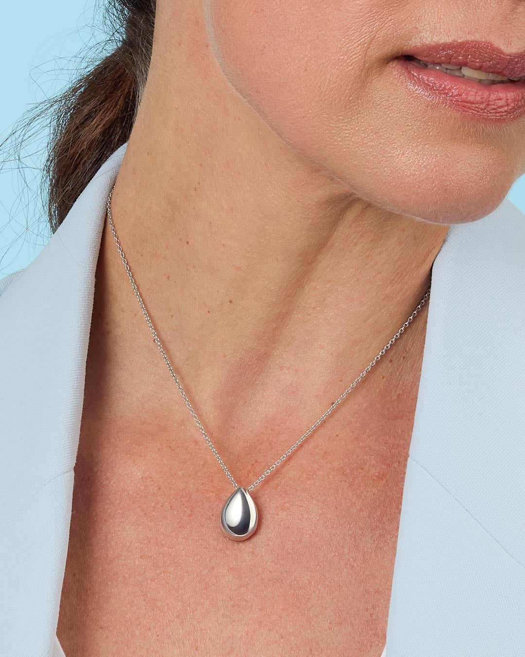 Model wears Coast Pebble Smooth Grande Necklace