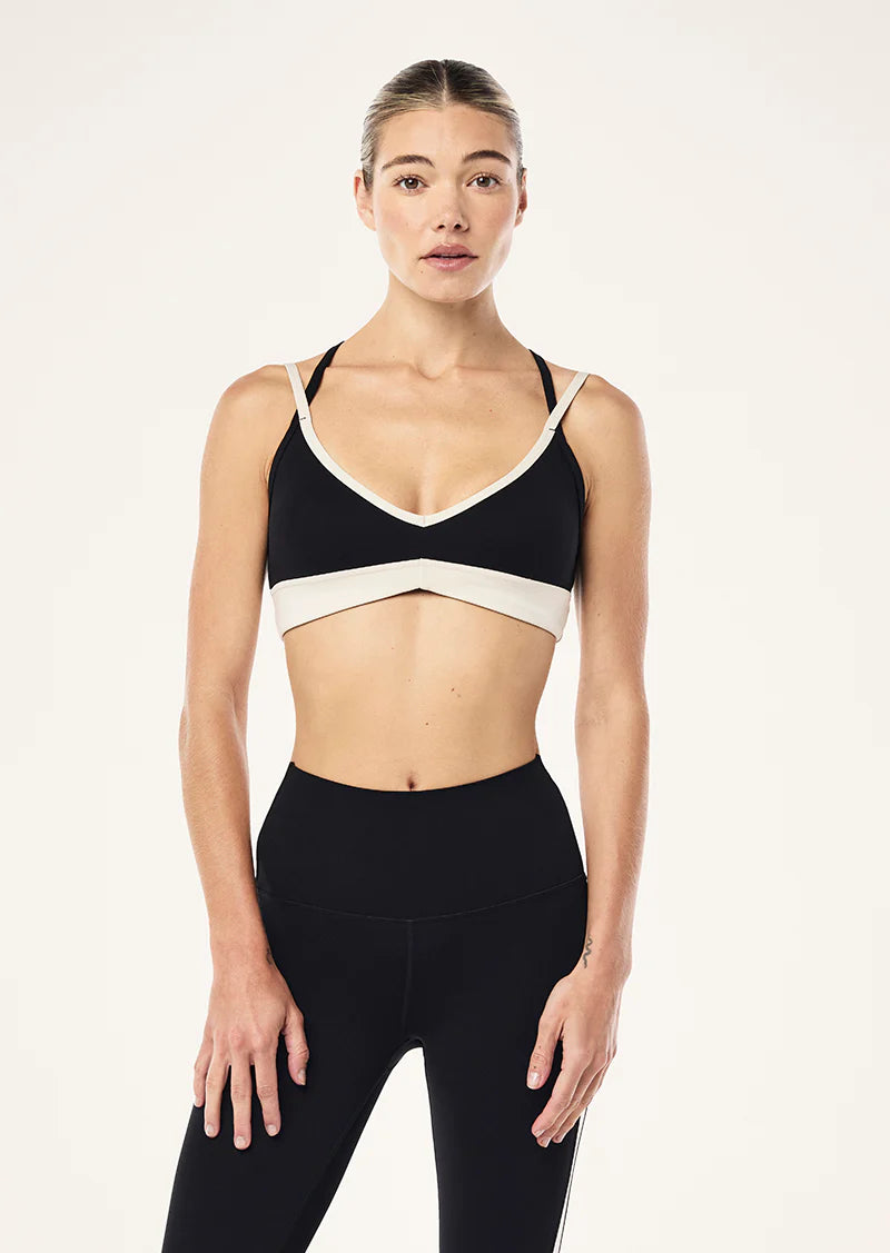 Women's Paramount Sports Bra & Highgate Leggings Set — view 10