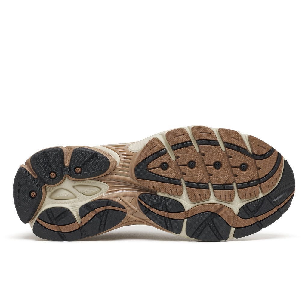Women's Saucony Progrid Omni 9 in Saddle Eggshell — view 6