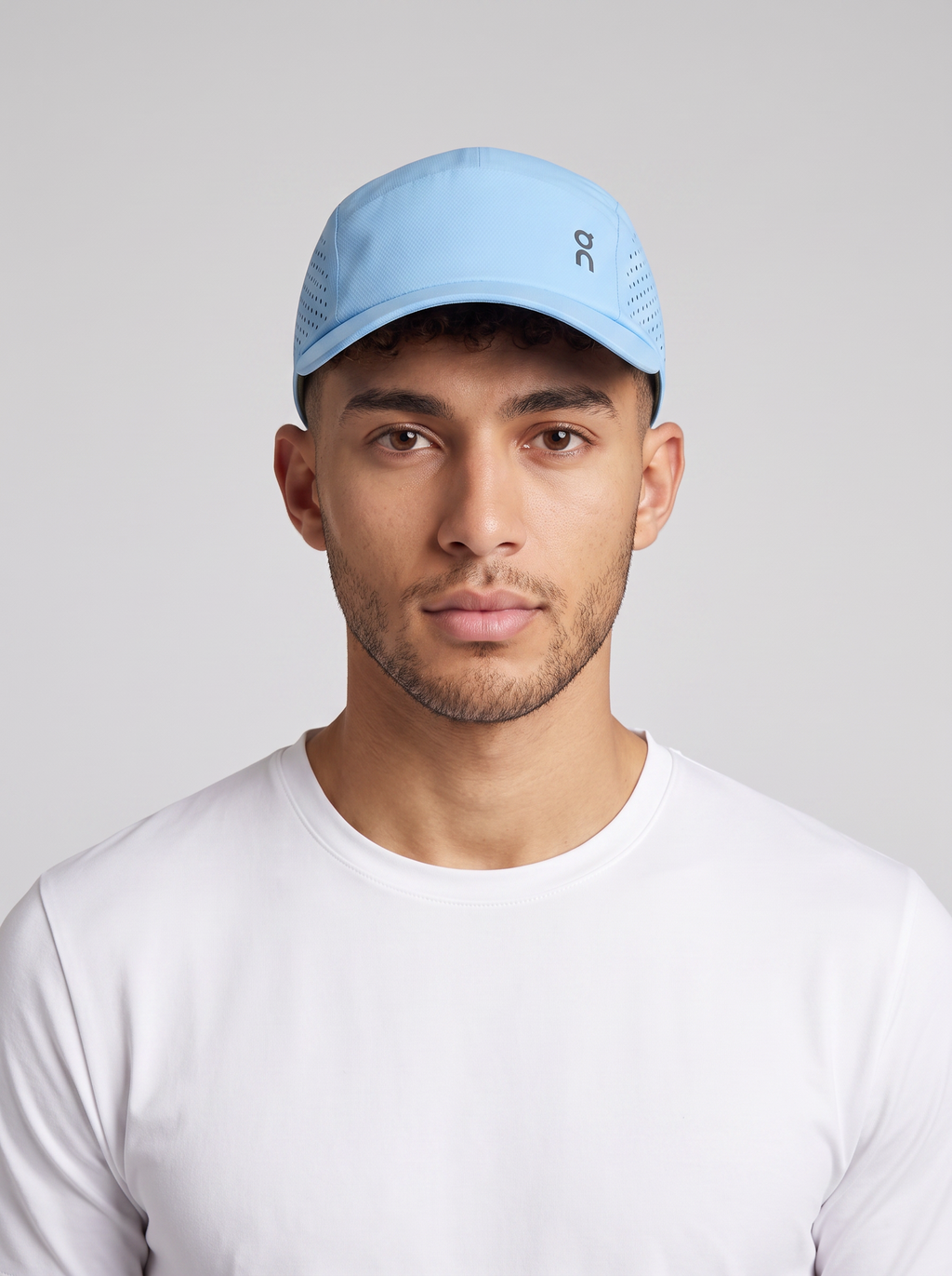 Mens On Running Gourami Lightweight Cap — on model