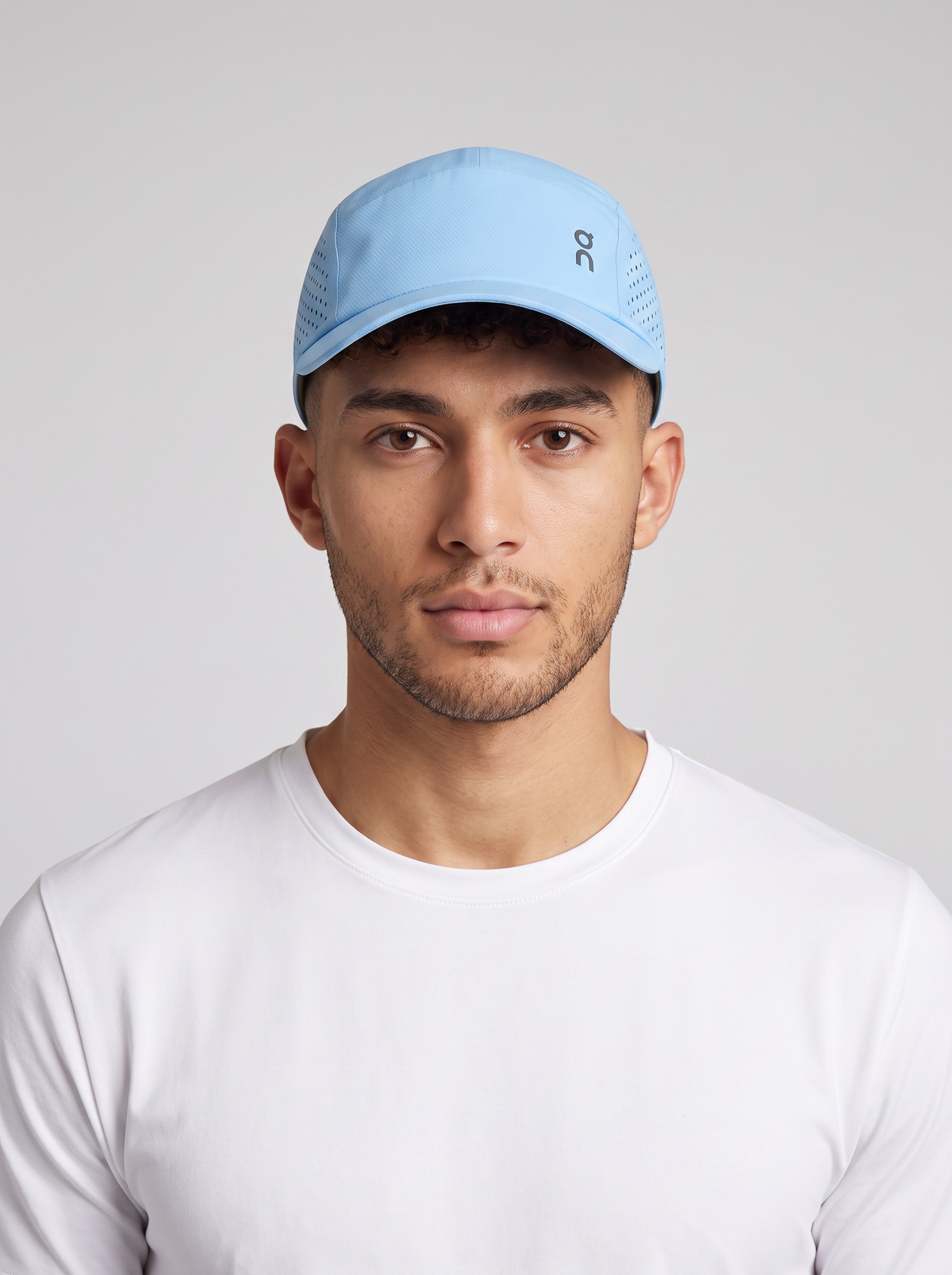 Mens On Running Gourami Lightweight Cap — on model