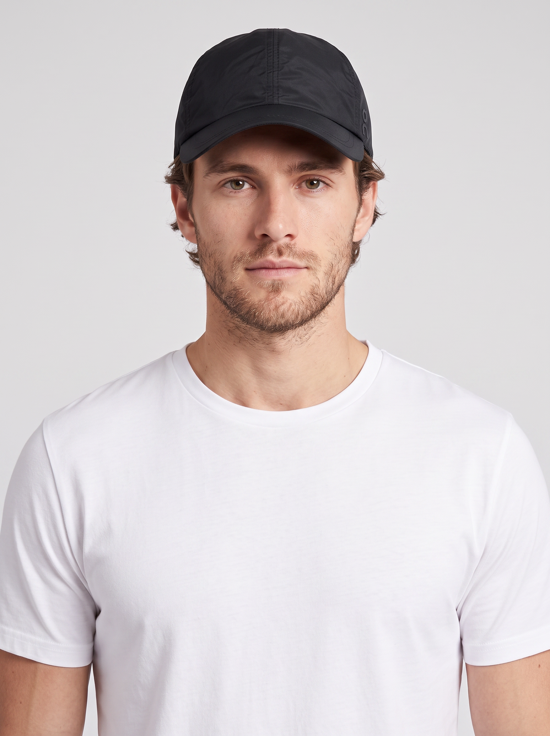 Men's On Running Black On Cap — on model