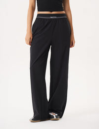 Women's Reprimo Contour Trouser in Black