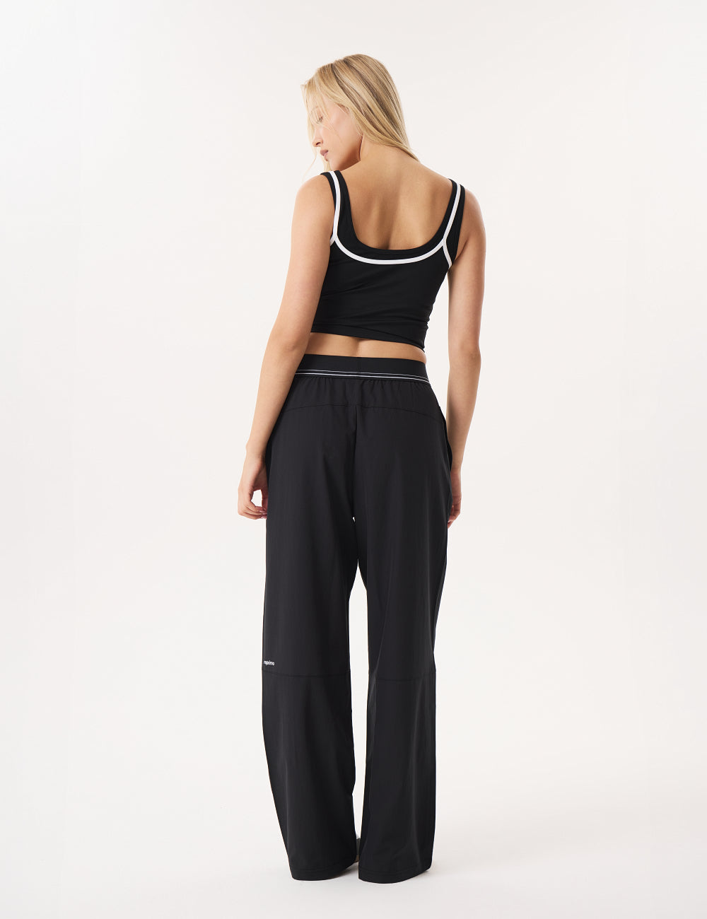 Women's Reprimo Contour Layer Tank Top in Black
