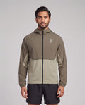 Men's On Running Core Jacket 1 Bark | Vetiver — on model