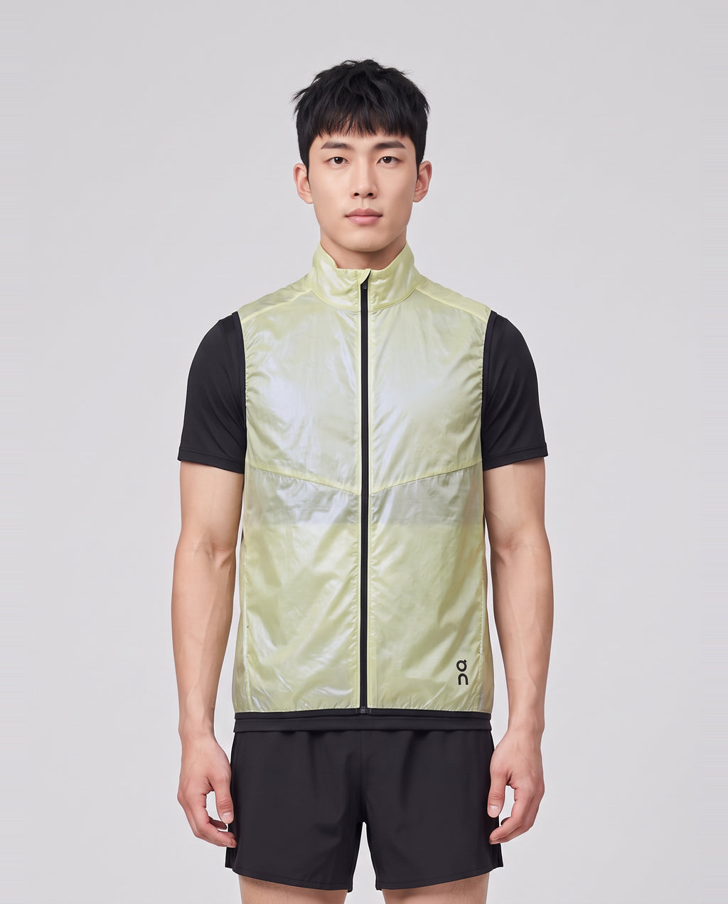 Mens On Running Hay Weather Vest — on model